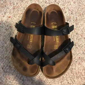 black “mayari” birkenstocks